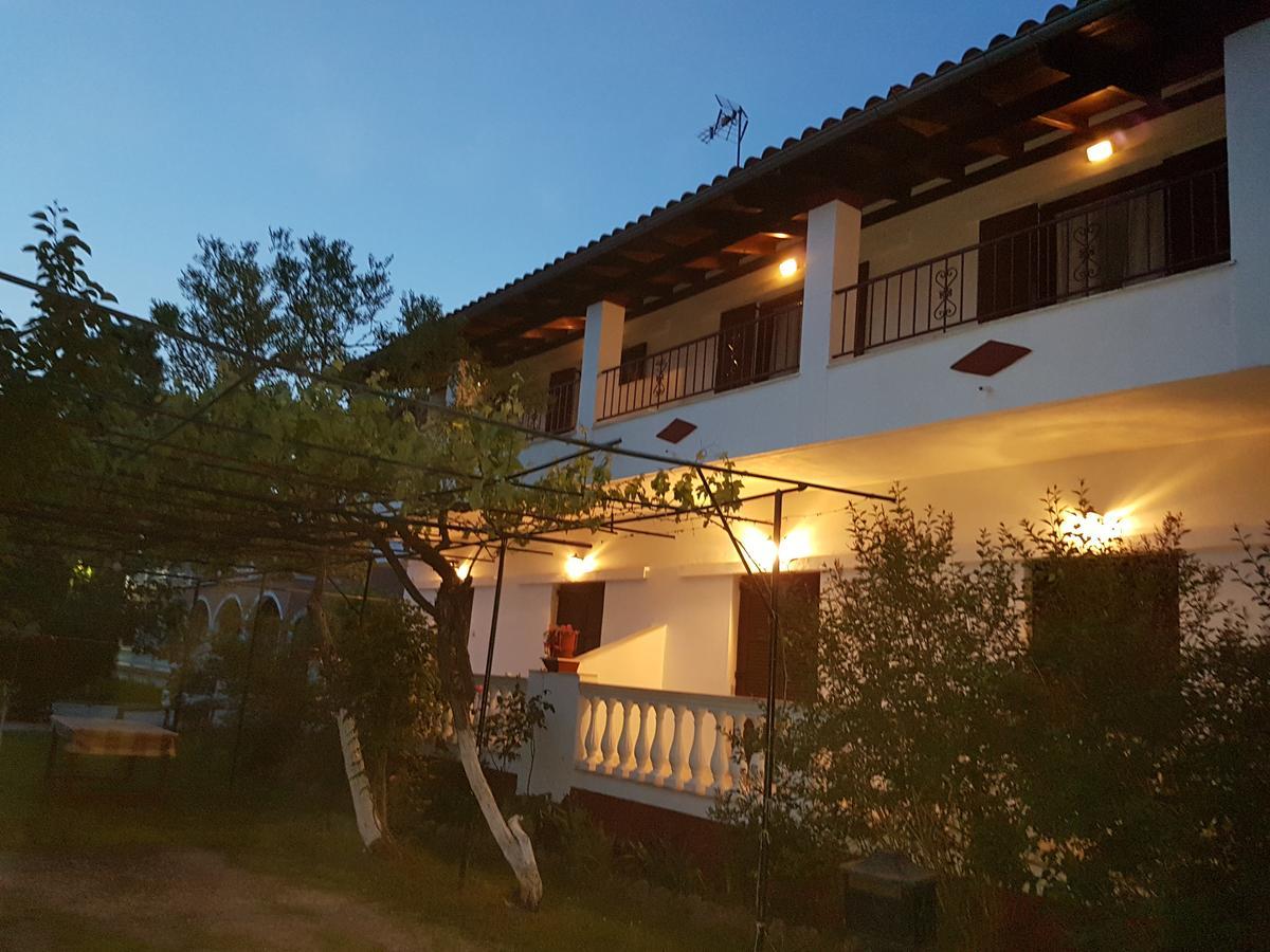 Alexandros Studios Mesongí Екстериор снимка